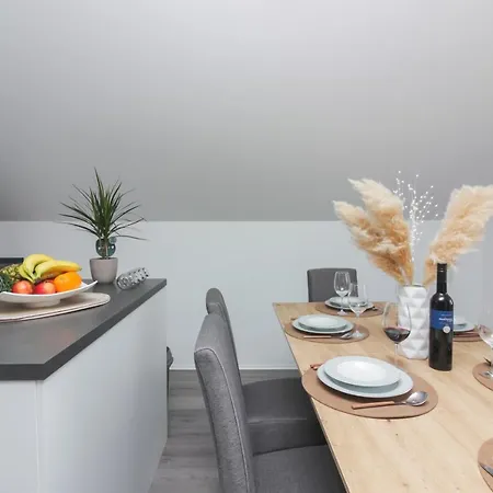 Luxury Eva Apartment *
